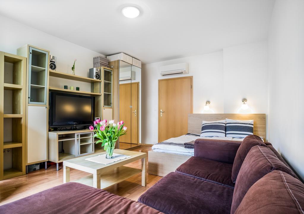 Lovely Corvin Apartment Budapest Exterior foto