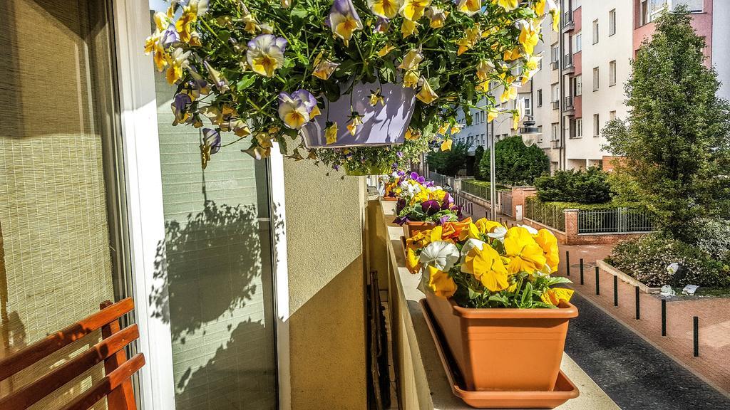 Lovely Corvin Apartment Budapest Exterior foto
