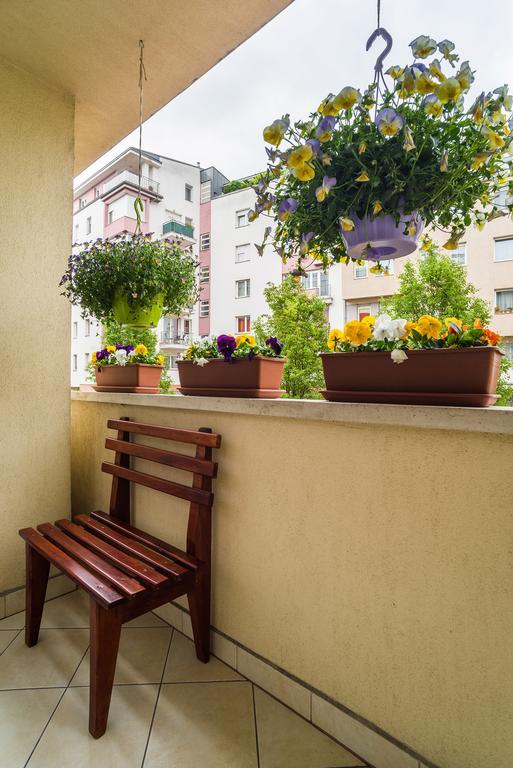 Lovely Corvin Apartment Budapest Exterior foto